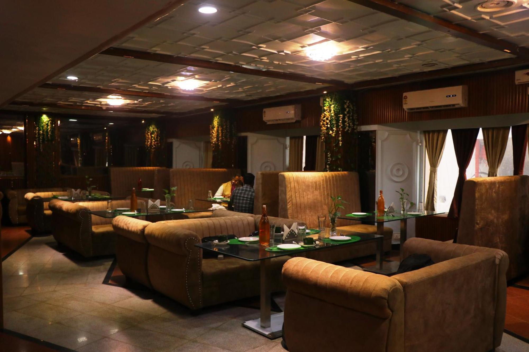 פאטנה Hotel Samrat International מראה חיצוני תמונה